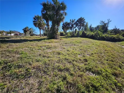 20 Clubhouse Court Rotonda West FL 33947