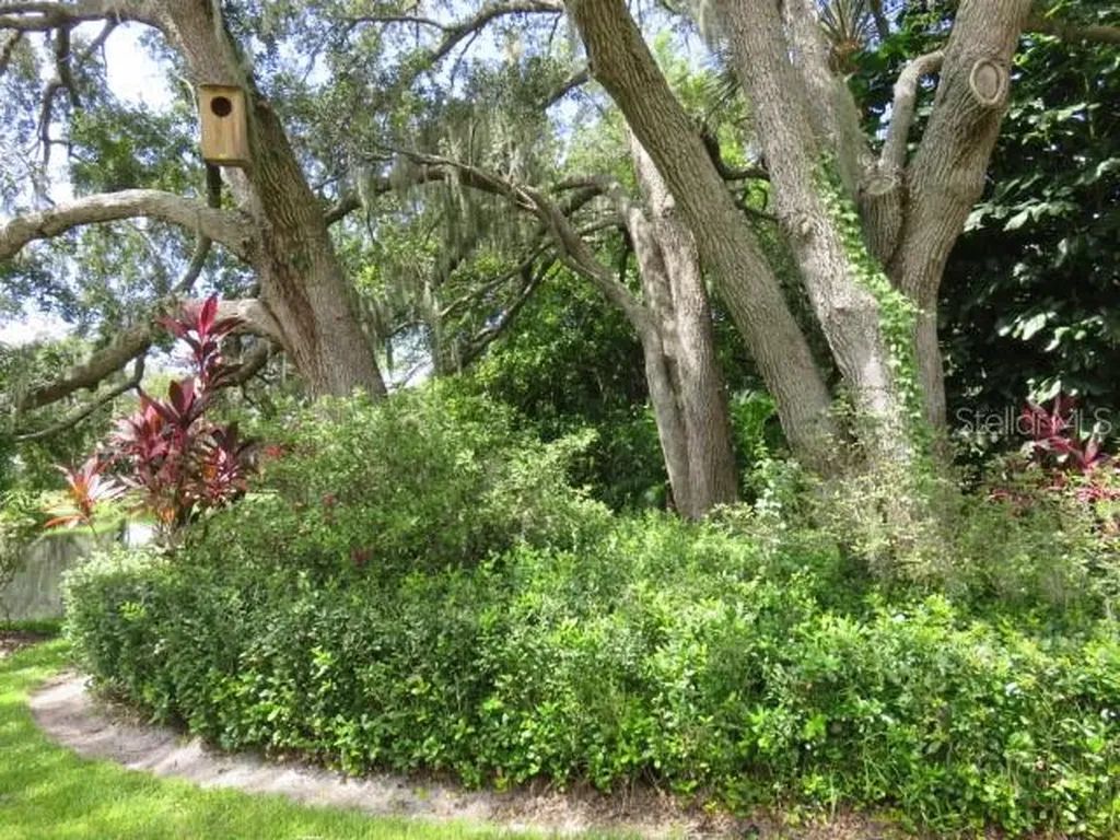 142 Pineneedle Drive Bradenton FL 34210