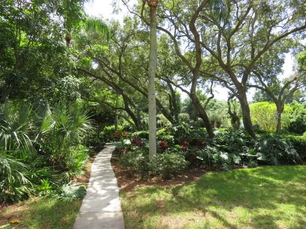 142 Pineneedle Drive Bradenton FL 34210
