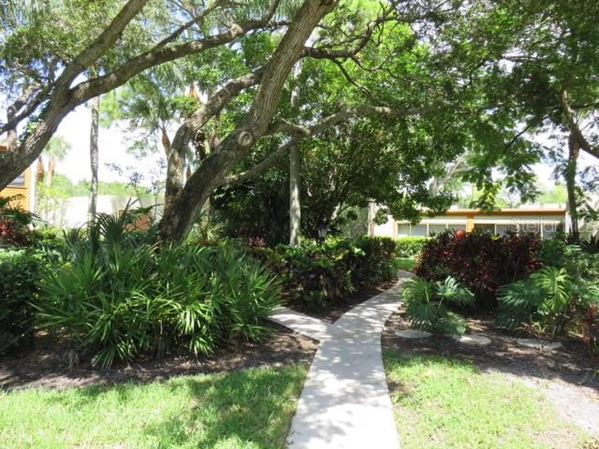 142 Pineneedle Drive Bradenton FL 34210