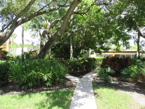 142 Pineneedle Drive Bradenton FL 34210