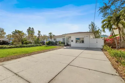 5934 Bayou Grande Boulevard NE St Petersburg FL 33703