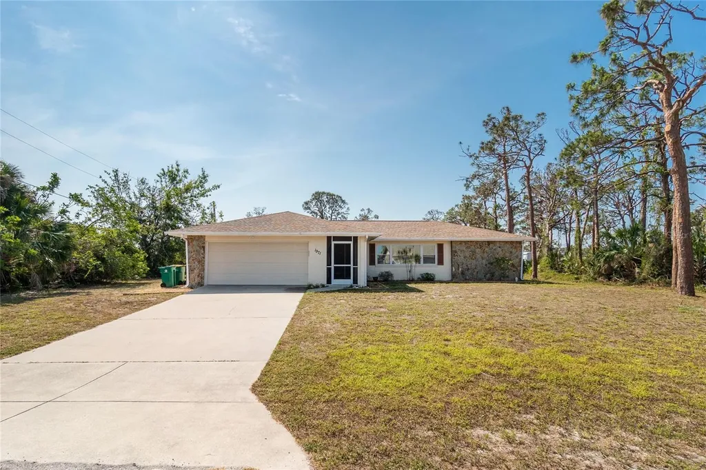 1971 Massachusetts Avenue Englewood FL 34224