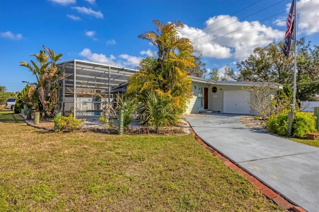 217 46th Street W Bradenton FL 34209
