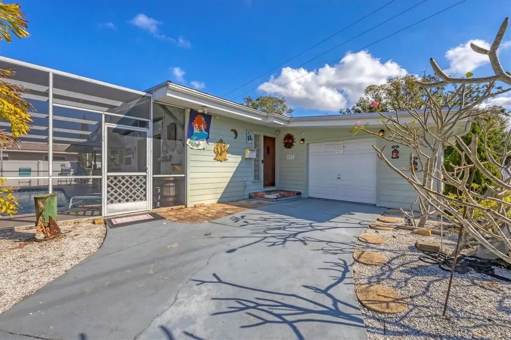 217 46th Street W Bradenton FL 34209