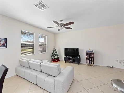 9218 Shepton Street Orlando FL 32825