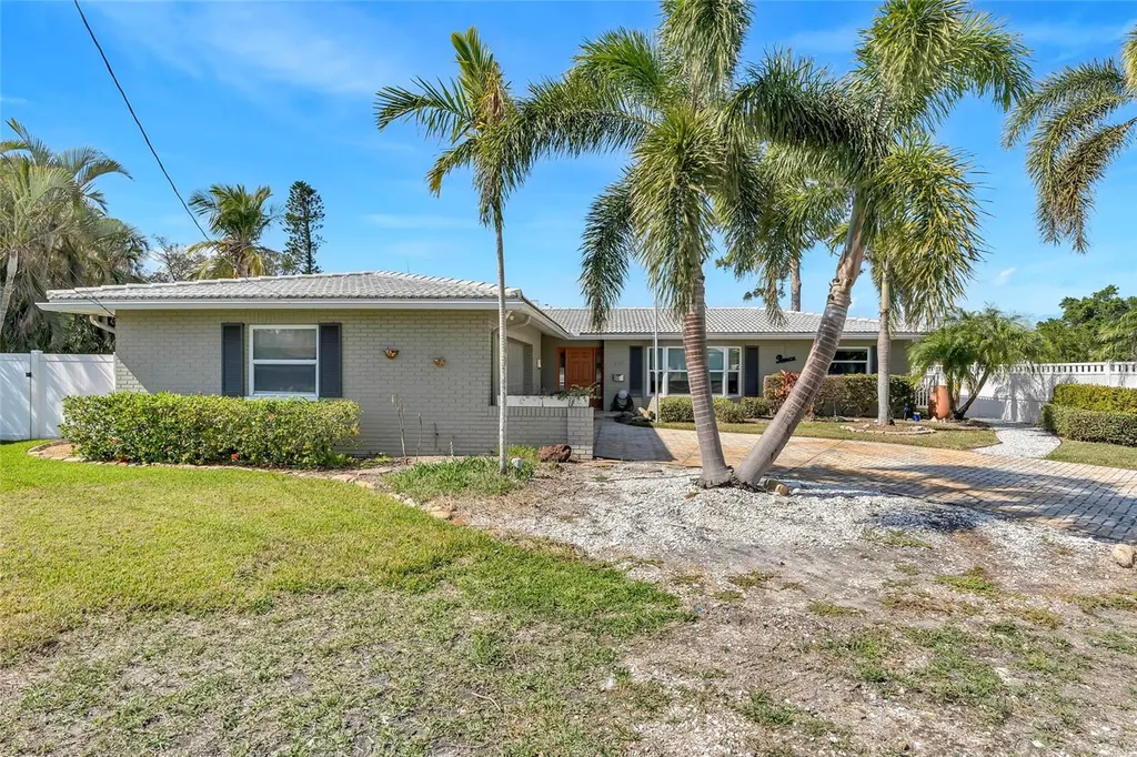 4801 Venetian Place NE St Petersburg FL 33703