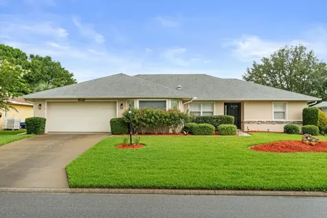 27100 Racquet Circle Leesburg FL 34748