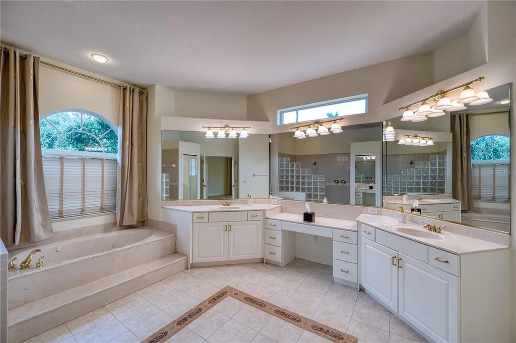 10523 Cheval Place Lakewood Ranch FL 34202