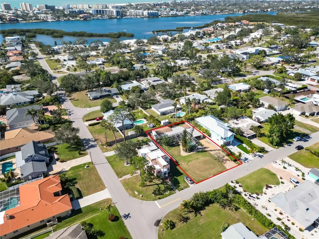 5940 Briarwood Avenue Sarasota FL 34231