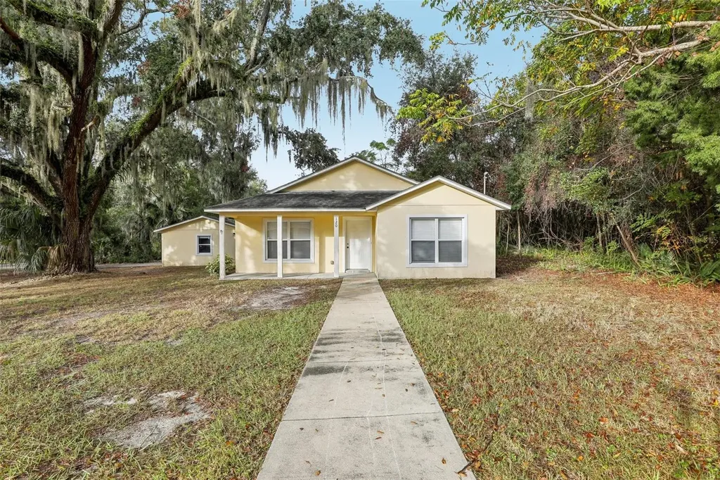120 S Grove Street Deland FL 32724