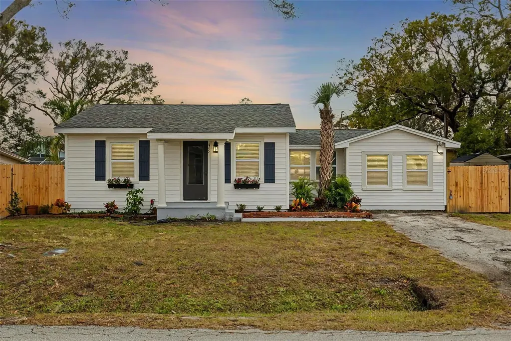 3111 Bay Lane Clearwater FL 33759