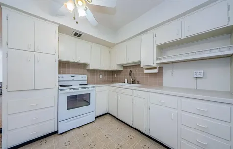 4154 57th Street N Kenneth City FL 33709