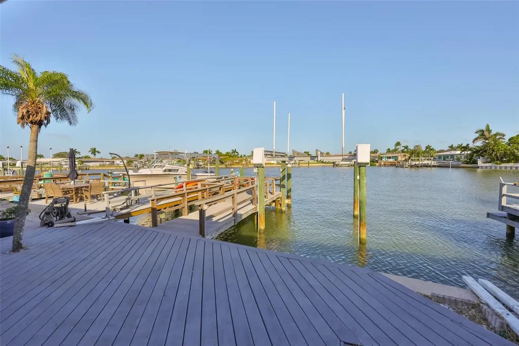 439 Boca Ciega Point Boulevard N St Petersburg FL 33708