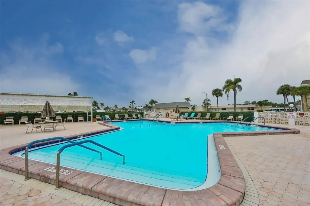439 Boca Ciega Point Boulevard N St Petersburg FL 33708