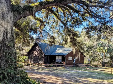 9100 SE 180th Avenue Road Ocklawaha FL 32179