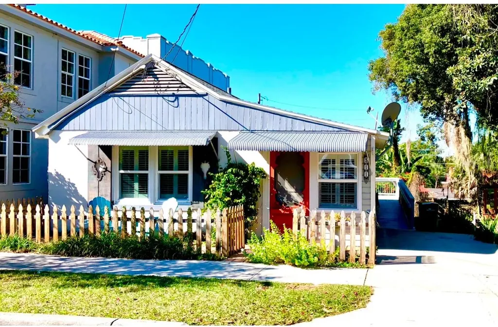 311 N Baker Street Mount Dora FL 32757