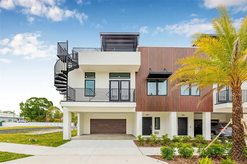 484 87th Avenue North St Petersburg FL 33702