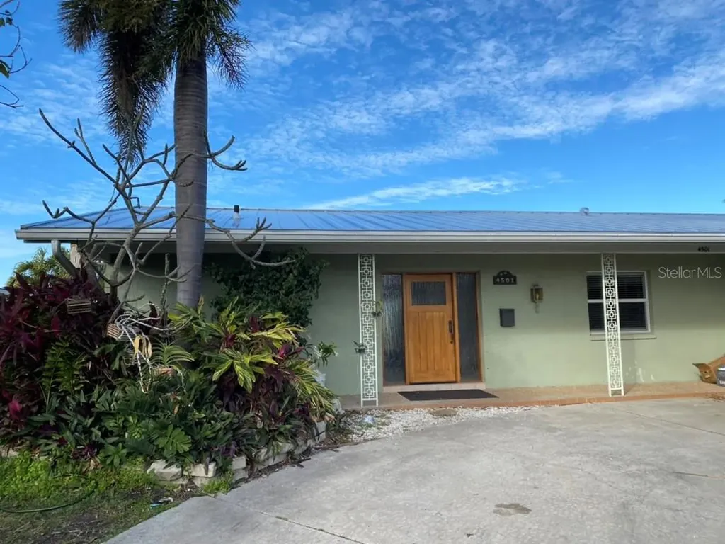 4501 38th Way S St Petersburg FL 33711