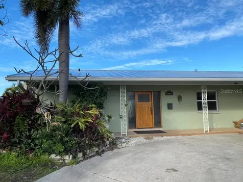 4501 38th Way S St Petersburg FL 33711