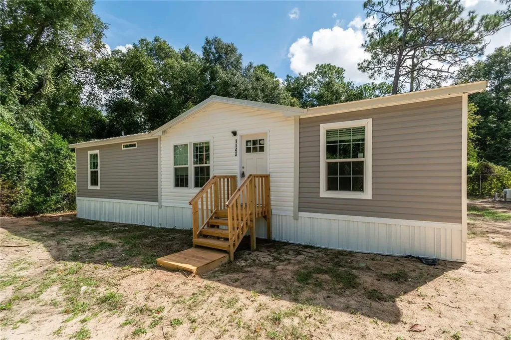 1143 SE 159th Court Silver Springs FL 34488