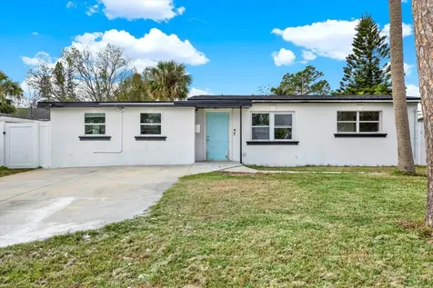 4234 Des Moines Street NE St Petersburg FL 33703