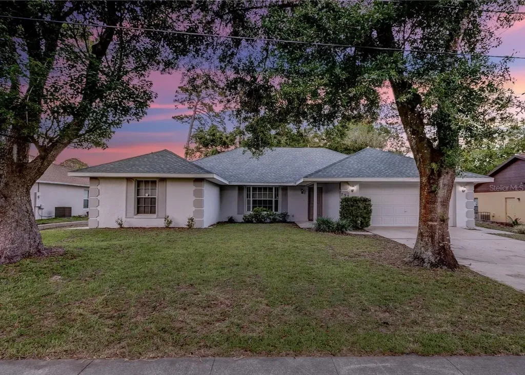 731 Red Coach Avenue Deltona FL 32725