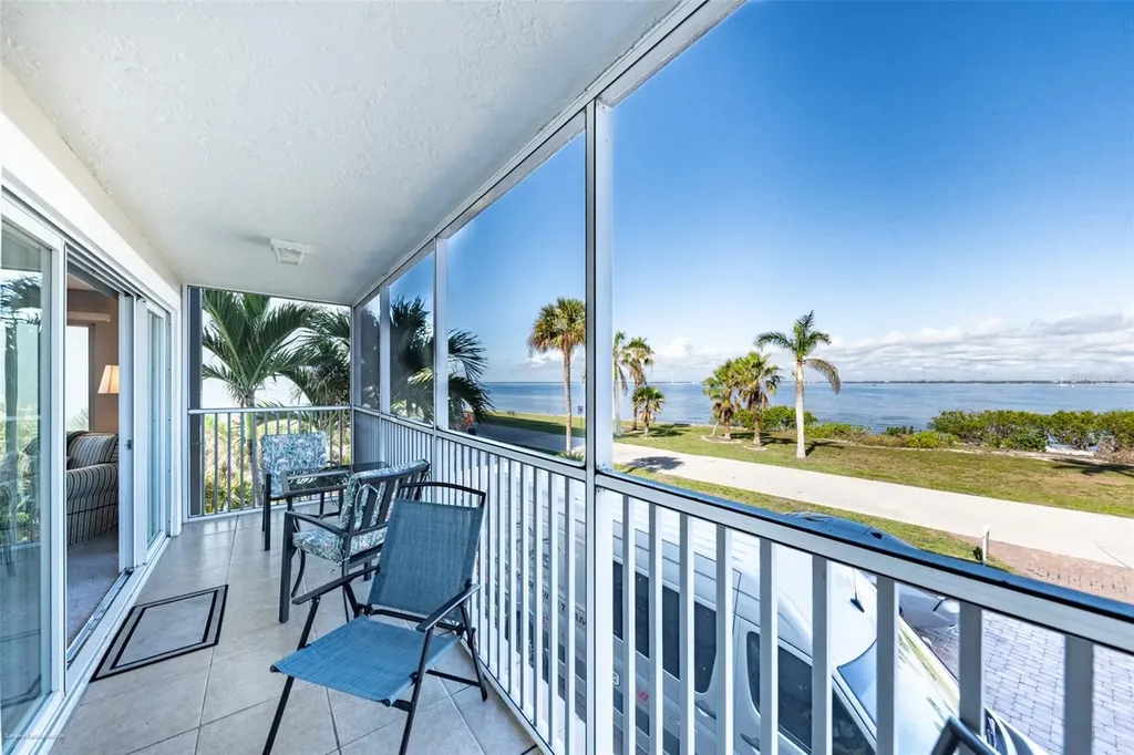 1477 Park Beach Circle Punta Gorda FL 33950