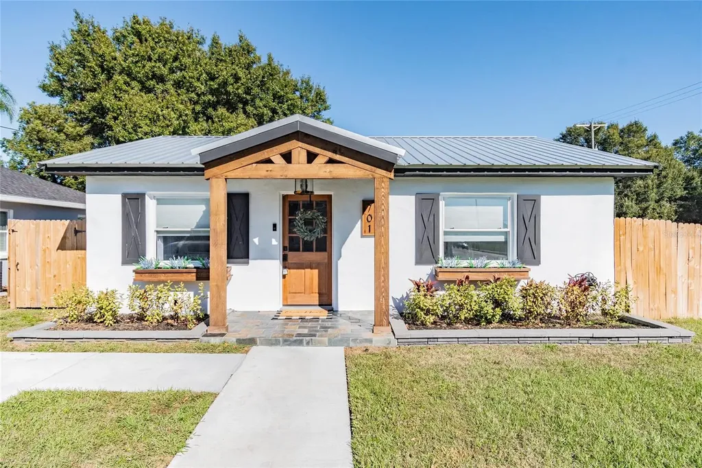 701 W Woodlawn Avenue Tampa FL 33603