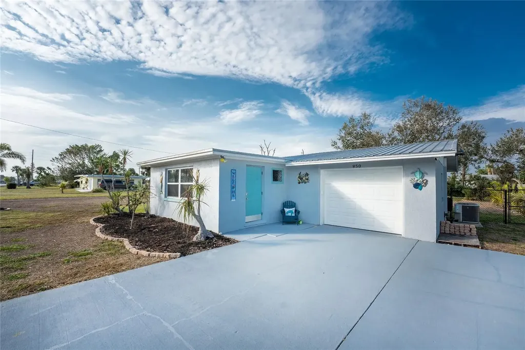 850 E 2nd Street Englewood FL 34223