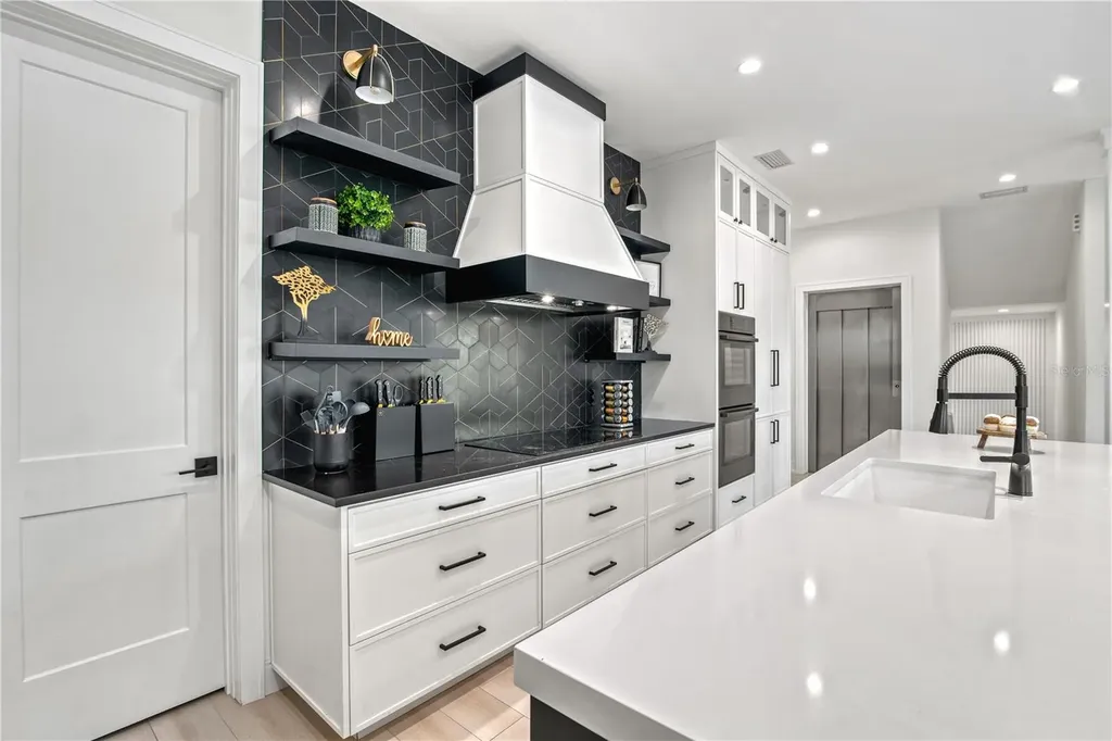 129 Mckinley Drive Sarasota FL 34236
