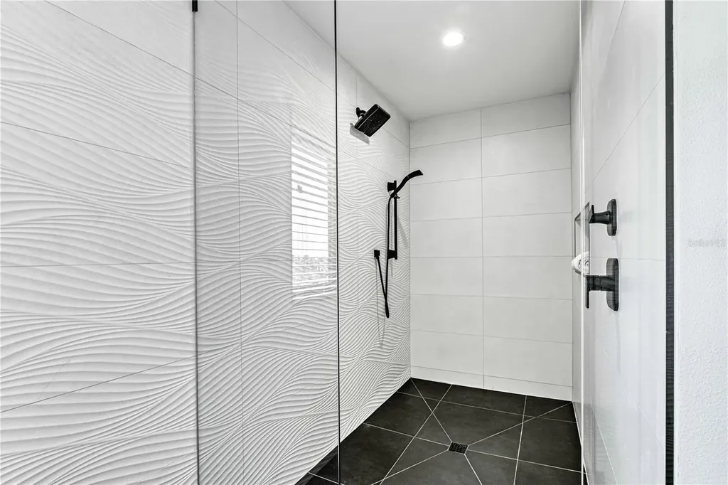 129 Mckinley Drive Sarasota FL 34236