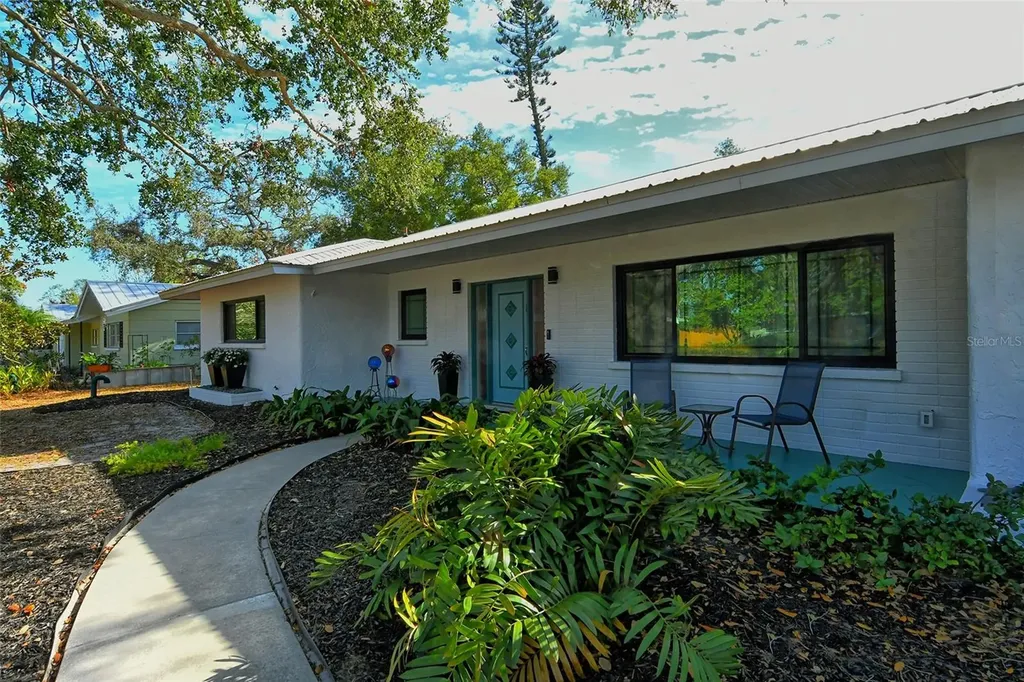 2708 Siesta Drive Sarasota FL 34239