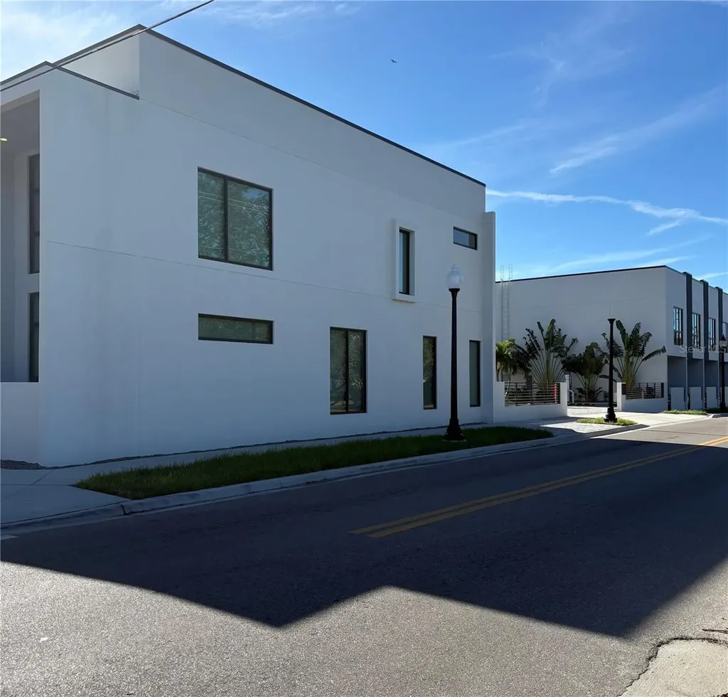 1744 10th Street Sarasota FL 34236