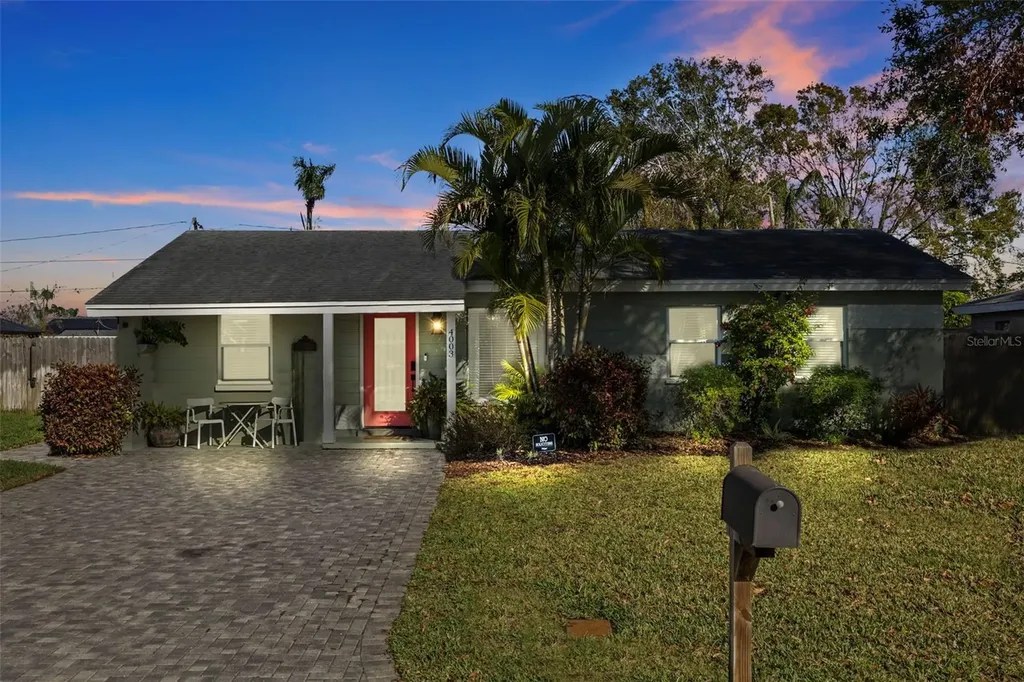 4003 W Tyson Avenue Tampa FL 33611