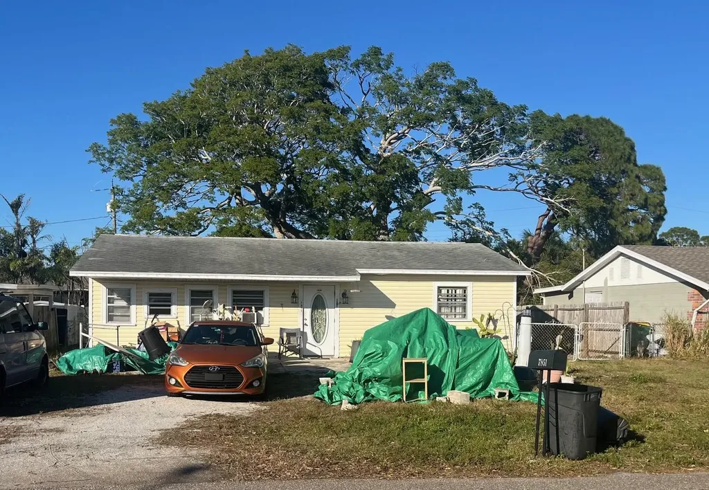 7851 40th Avenue N St Petersburg FL 33709