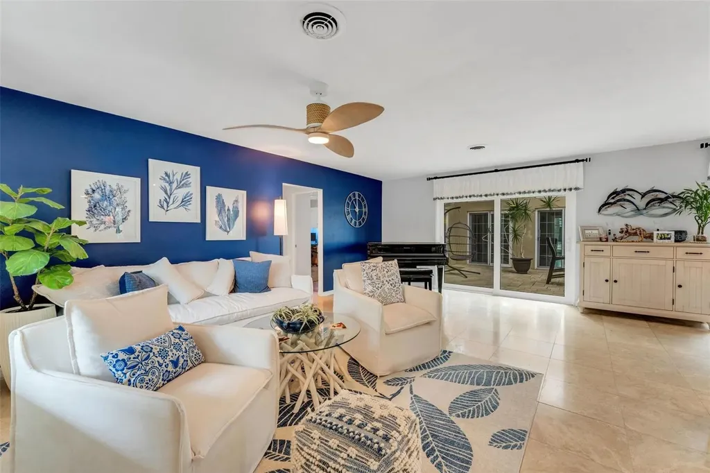 5376 Shadow Lawn Drive Sarasota FL 34242