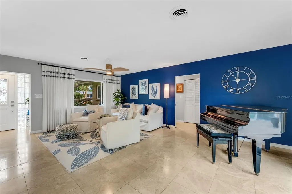 5376 Shadow Lawn Drive Sarasota FL 34242