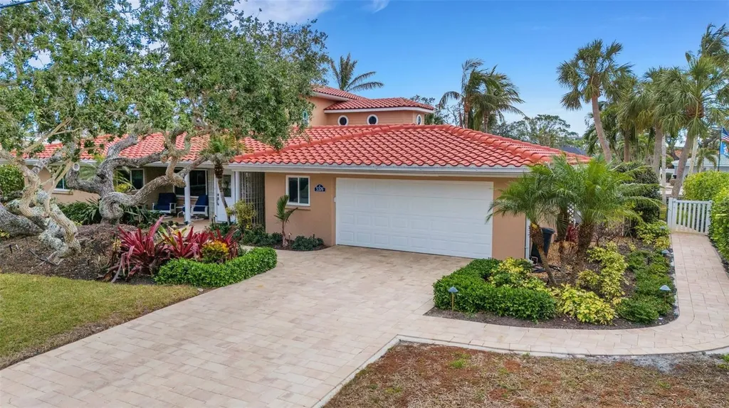 5376 Shadow Lawn Drive Sarasota FL 34242