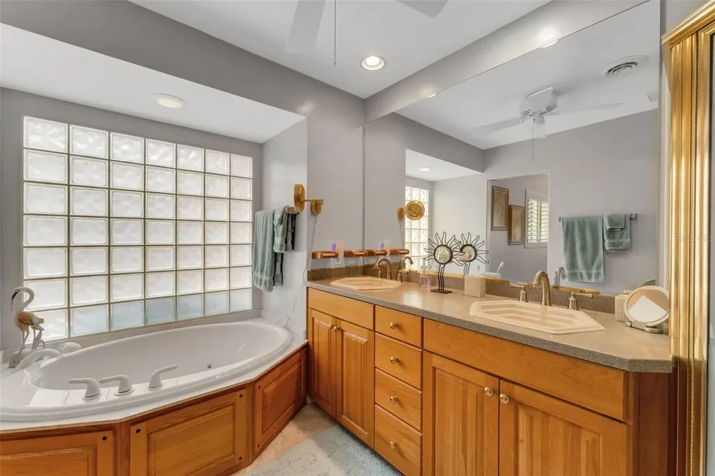 5376 Shadow Lawn Drive Sarasota FL 34242