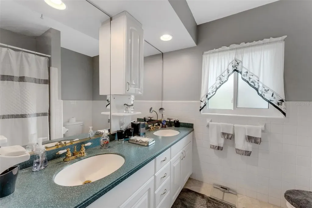 5376 Shadow Lawn Drive Sarasota FL 34242