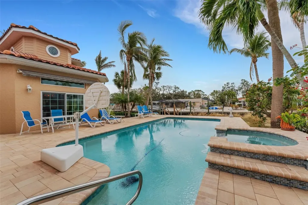 5376 Shadow Lawn Drive Sarasota FL 34242