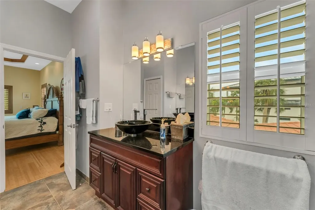 5376 Shadow Lawn Drive Sarasota FL 34242