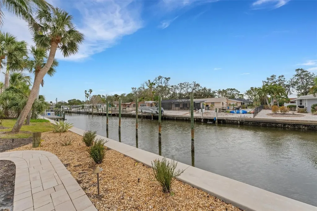 5376 Shadow Lawn Drive Sarasota FL 34242