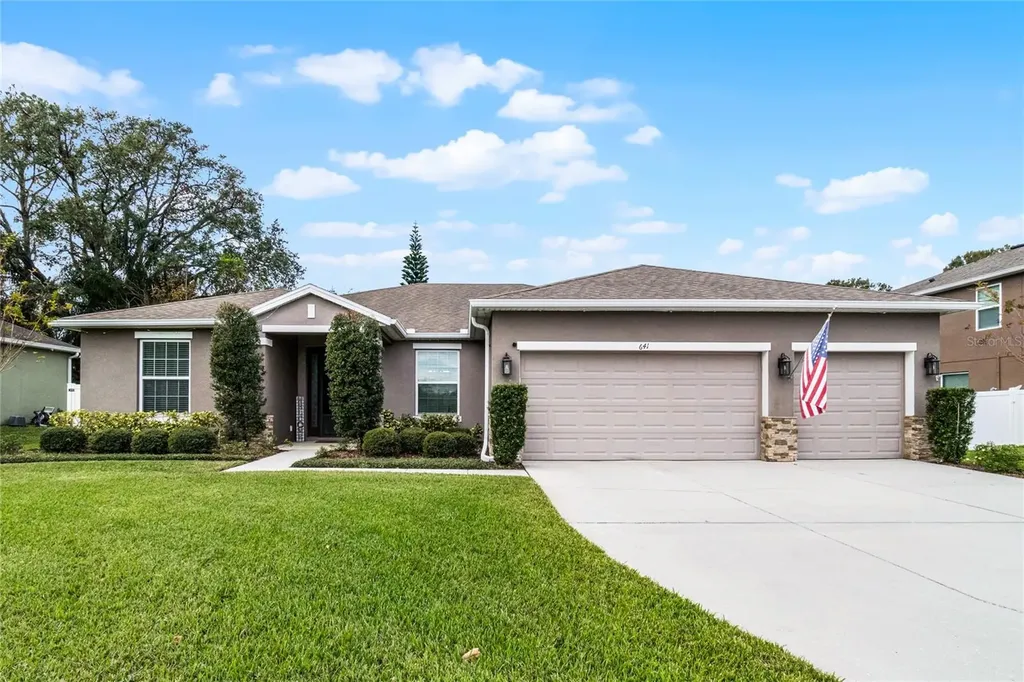 641 Lake Cove Pointe Circle Winter Garden FL 34787