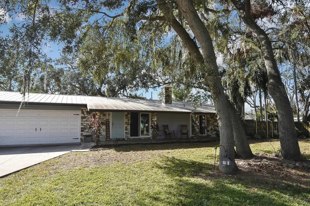 5620 Antoinette Street Sarasota FL 34232