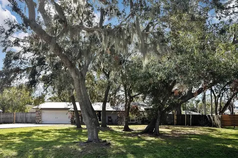 5620 Antoinette Street Sarasota FL 34232