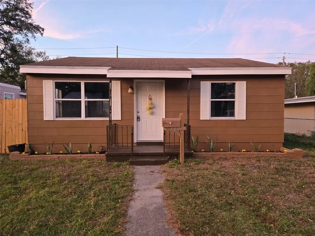 739 52nd Avenue N St Petersburg FL 33703