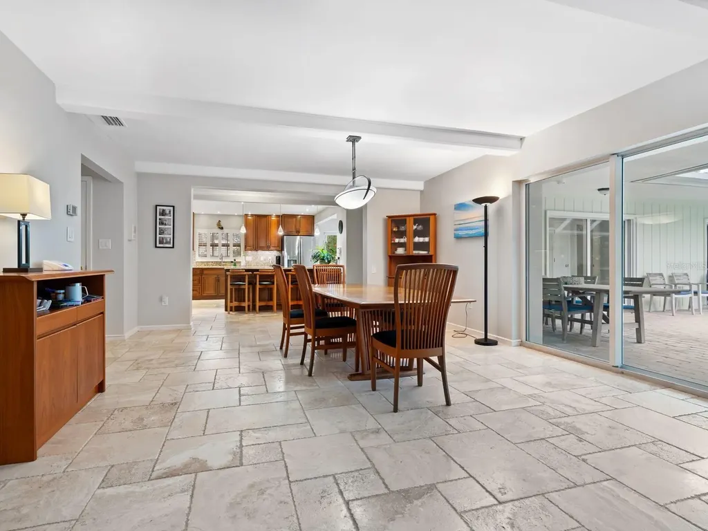 7331 Westmoreland Drive Sarasota FL 34243