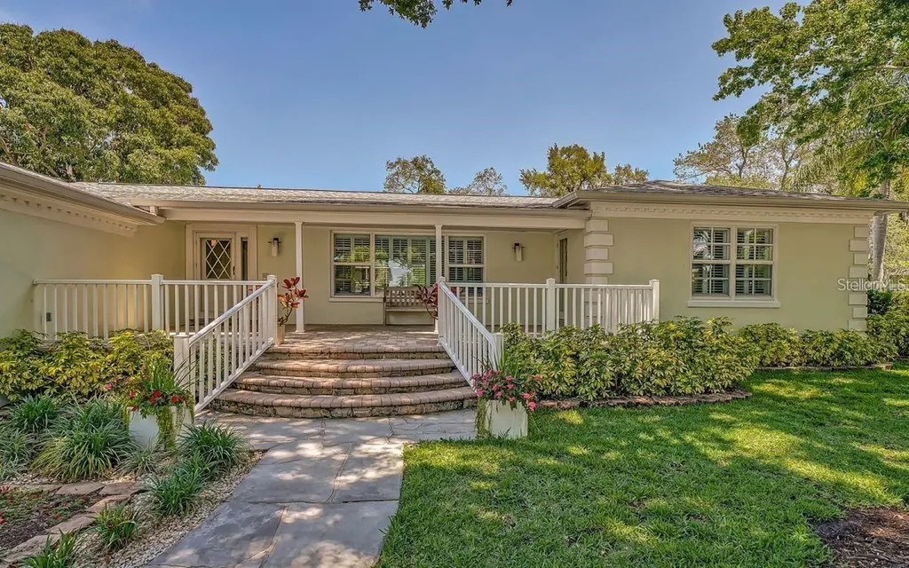 7331 Westmoreland Drive Sarasota FL 34243